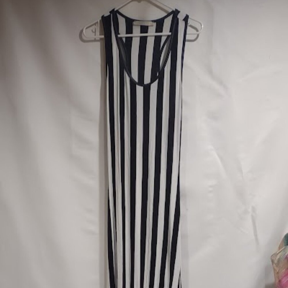 MALLOY BLACK AND WHITE VERTICALSTRIPEDMAXI SUMMER DRESS SCOOP NECK, RACERBACK